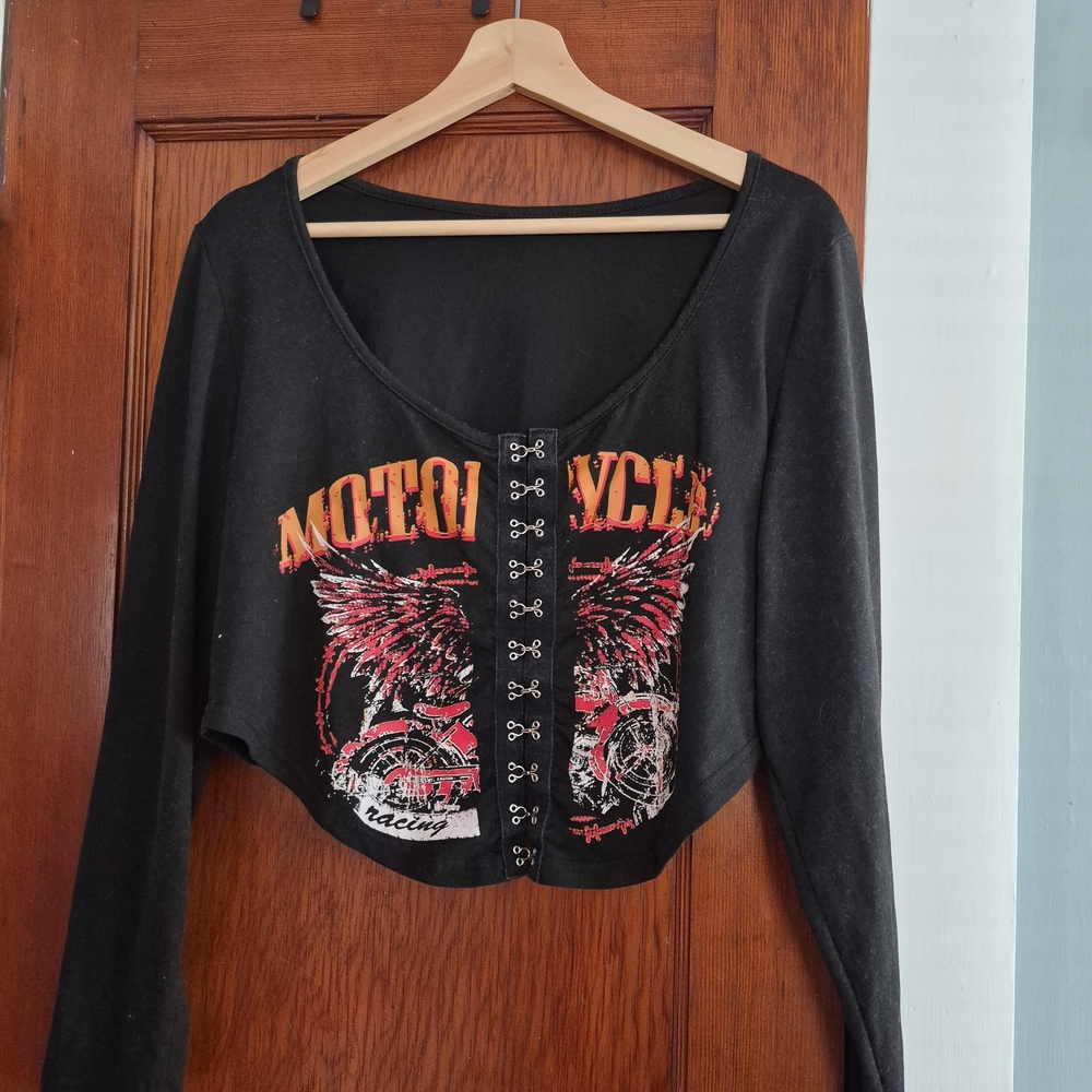 SHEIN Black and Red Graphic Crop Top